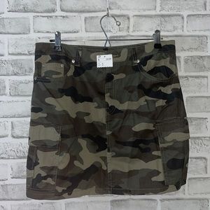 Divided (H&M) Camouflage Mini Skirt, Size 10